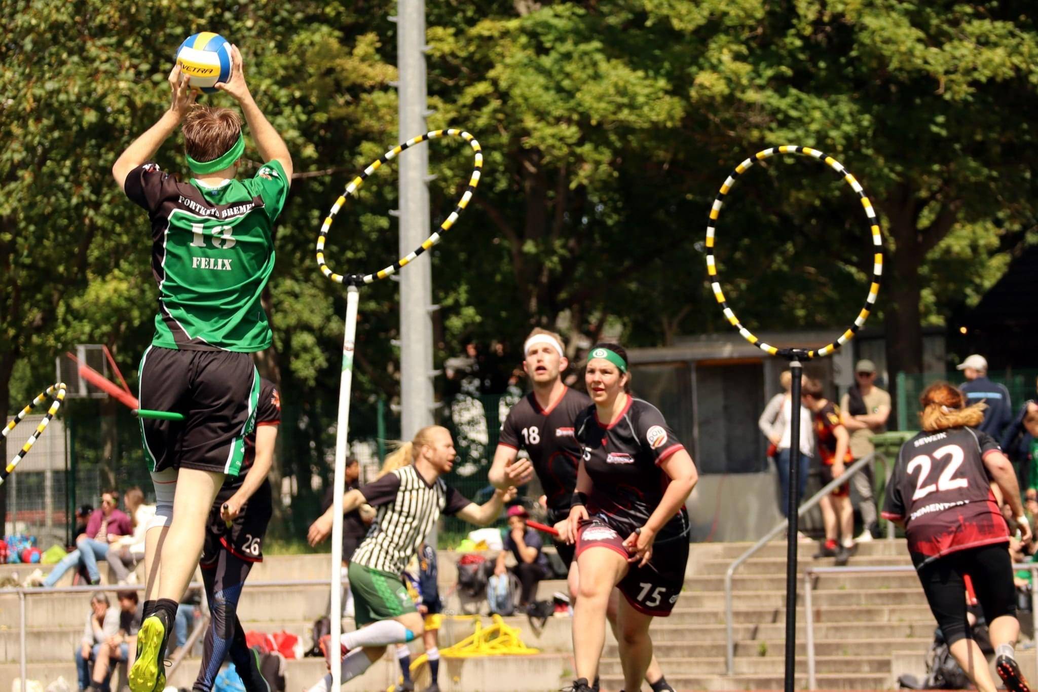Quadball Action auf dem Spielfeld